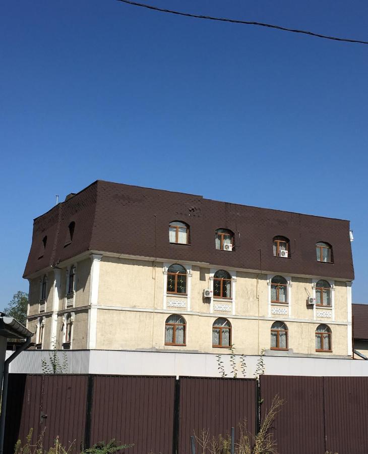 46,2 Karmysova Street Serviced Apartments Almaty Exterior foto